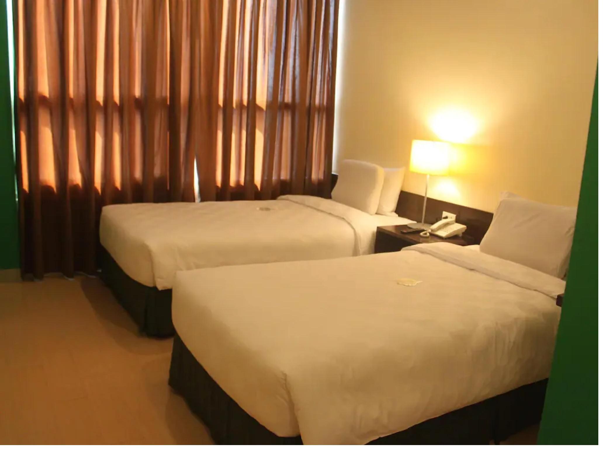 Go Hotels Plus Mandaluyong Buitenkant foto