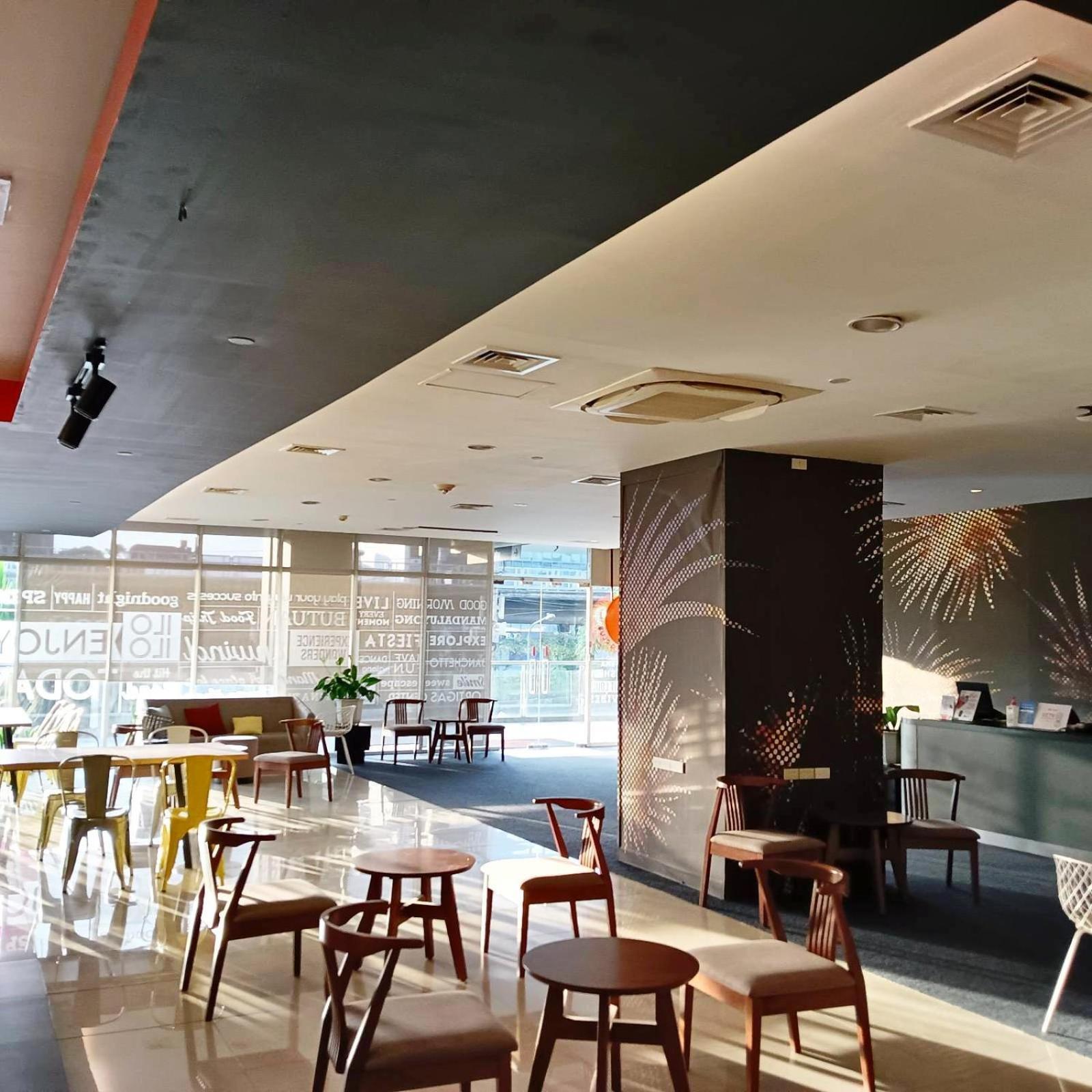 Go Hotels Plus Mandaluyong Buitenkant foto
