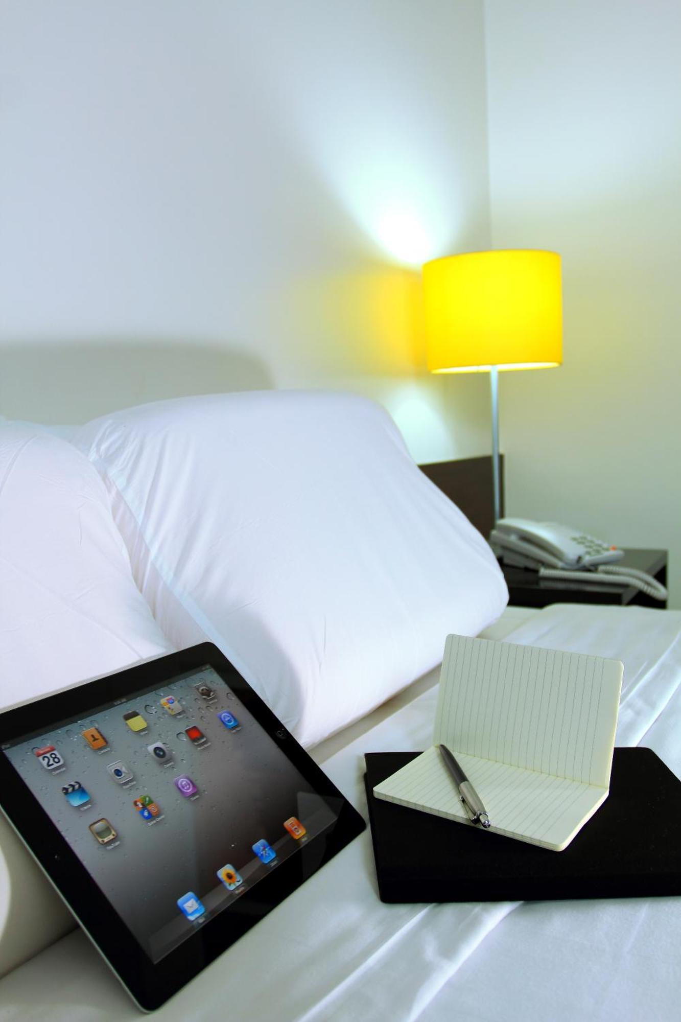 Go Hotels Plus Mandaluyong Buitenkant foto