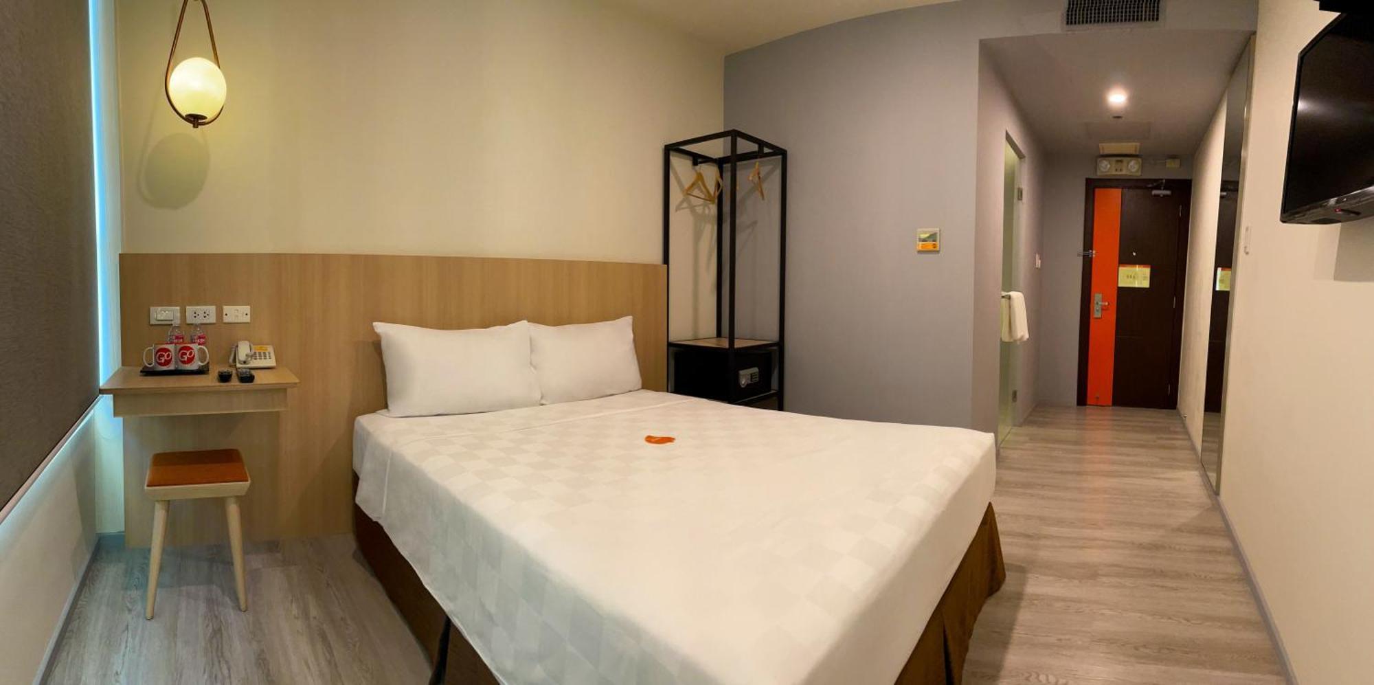 Go Hotels Plus Mandaluyong Buitenkant foto