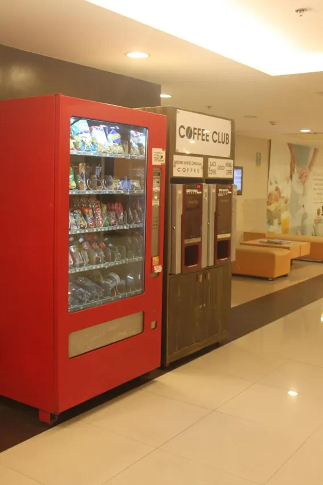 Go Hotels Plus Mandaluyong Buitenkant foto