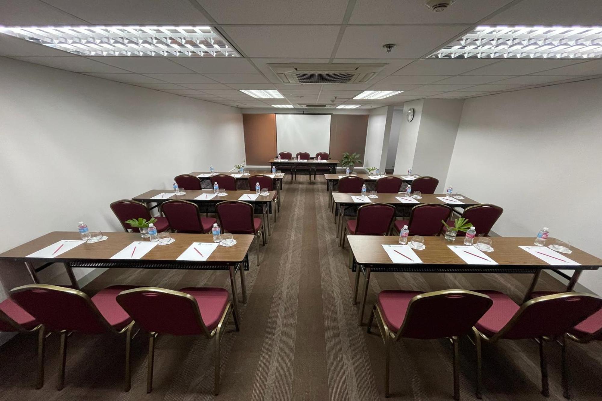 Go Hotels Plus Mandaluyong Buitenkant foto