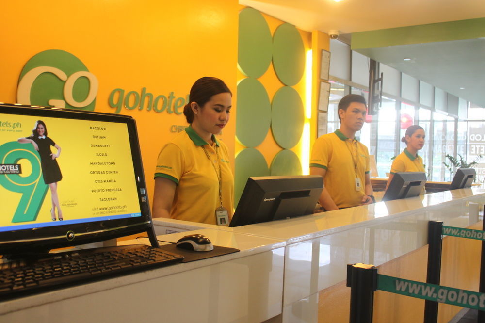 Go Hotels Plus Mandaluyong Buitenkant foto