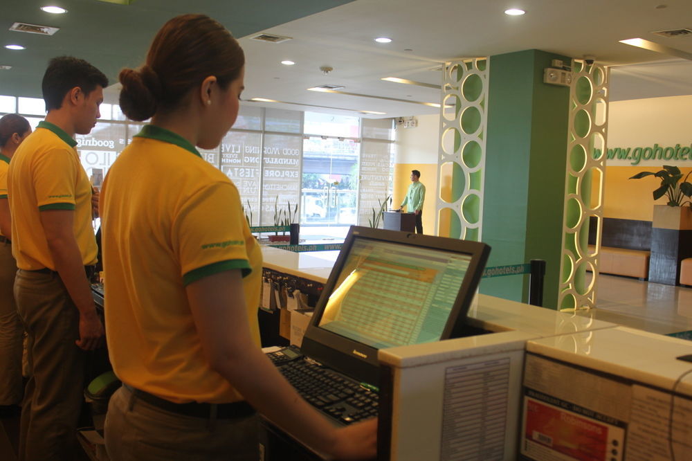 Go Hotels Plus Mandaluyong Buitenkant foto