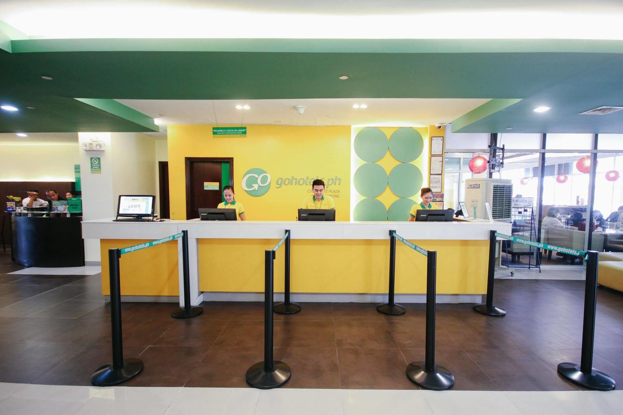 Go Hotels Plus Mandaluyong Buitenkant foto